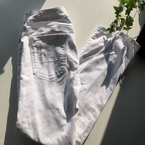 White skinny jeans